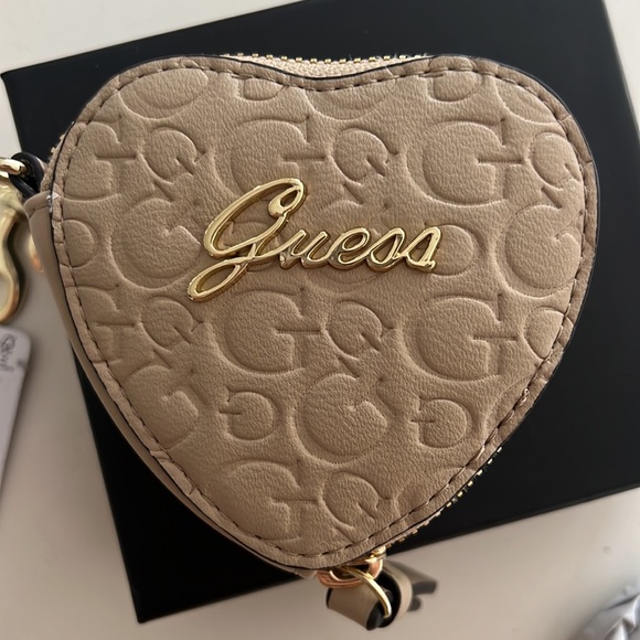 Guess heart shape coin purse - Picture 4 of 5